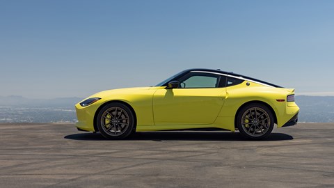 Nissan Z: a familiar sloping roofline