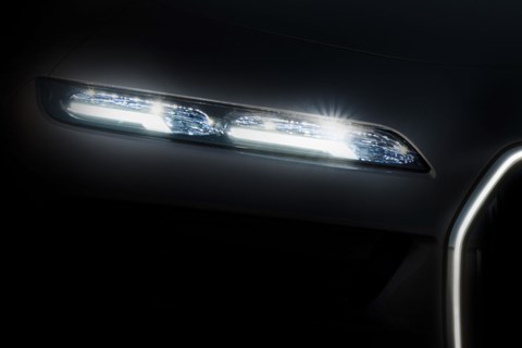 BMW i7 DRL and grille teaser