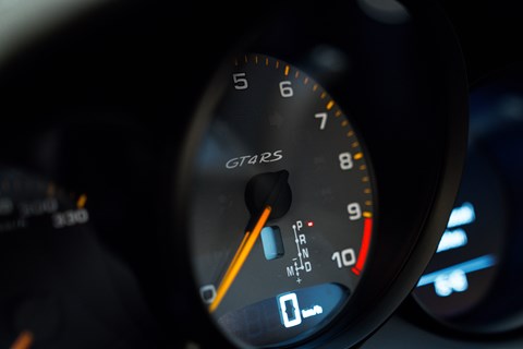 cayman gt4 dials