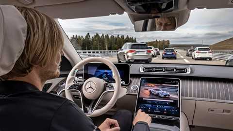 Mercedes Drive Pilot interior