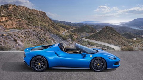 Side profile: Ferrari 296 GTS (2022), roof down