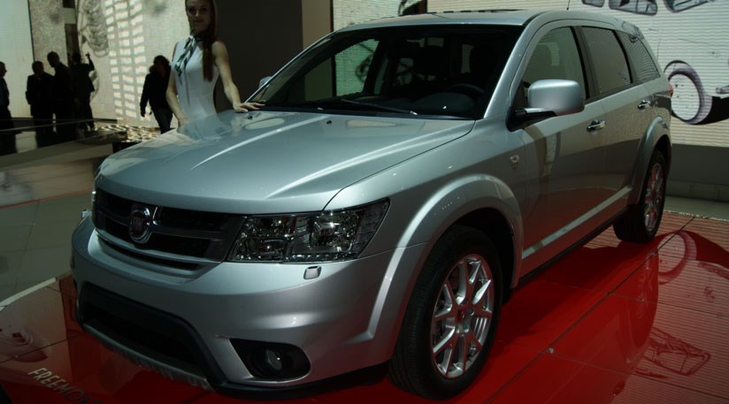 Fiat unveils Dodge-based Freemont crossover