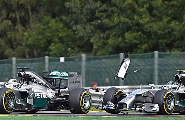 Rosberg hits Hamilton at Spa