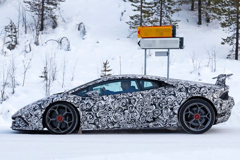 2017 Lamborghini Huracan Superleggera spy shots