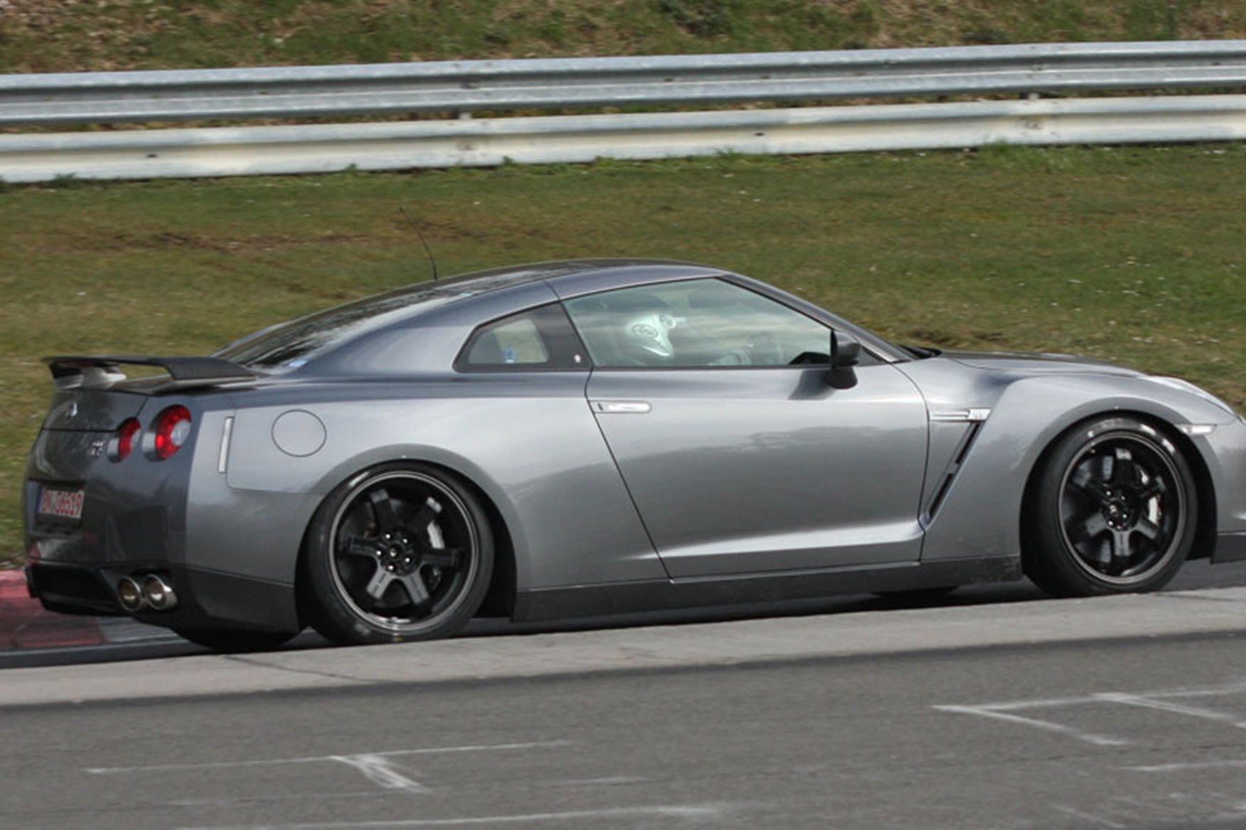 Nissan GT-R V-Spec (2010)