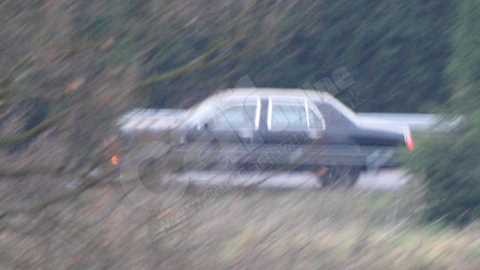 Yes it's grainy, but this is our first spy photo of the new 2010 Bentley Arnage limo 