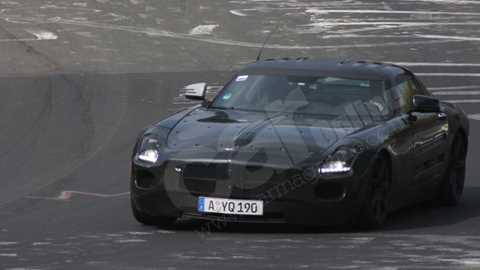 Mercedes SLS: CAR reader spies the Gullwing with LED day-running lights