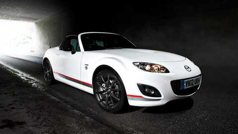 Mazda MX-5 Kuro Edition (2012) - it's a Mazda MX-5 with added dark side