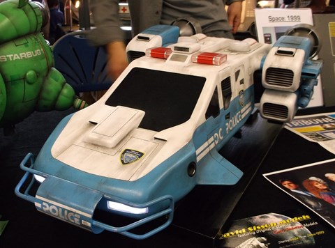 Space Precinct flying police car