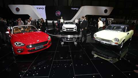 Fiat 124 Spiders land in Europe