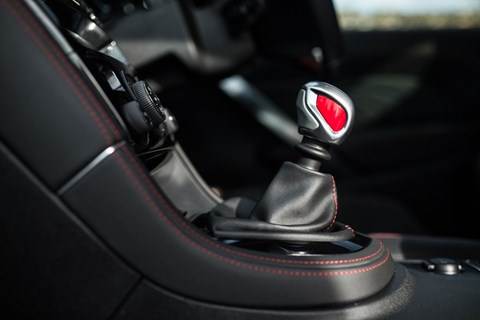 Peugeot RCZ R gearknob